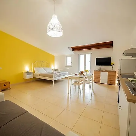 Alloggi Del Sole B&B 3*